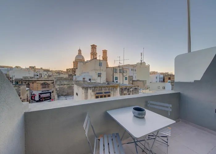Cosy Penthouse In Hamrun - Walking Distance To Valletta