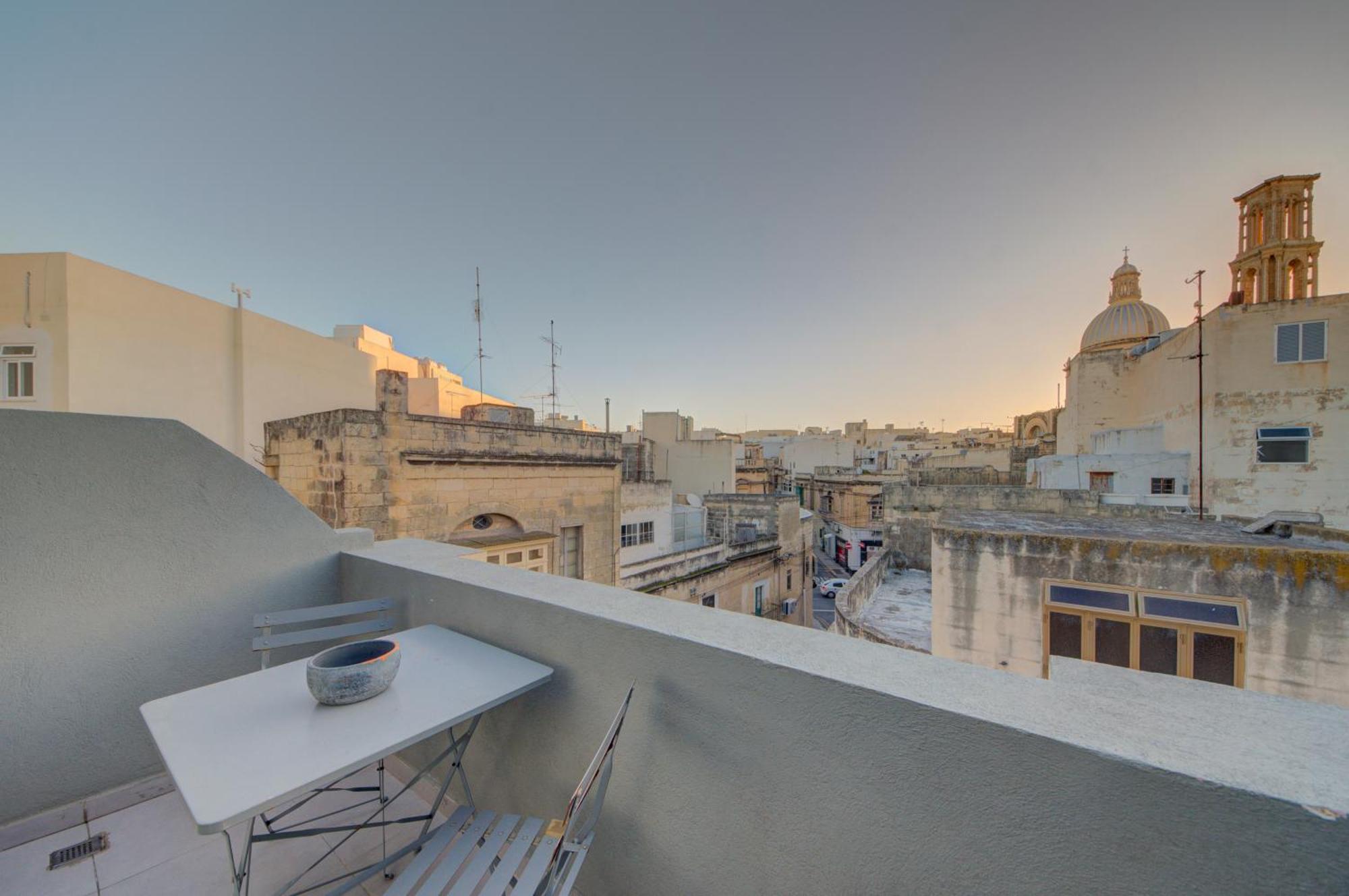 Cosy Penthouse In - Walking Distance To Valletta Hamrun
